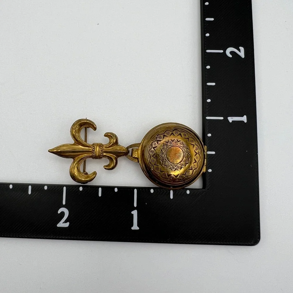 Vintage Fleur De Lis Locket Brooch Gold Tone Round Dangle Photo Sweetheart - Picture 8 of 9